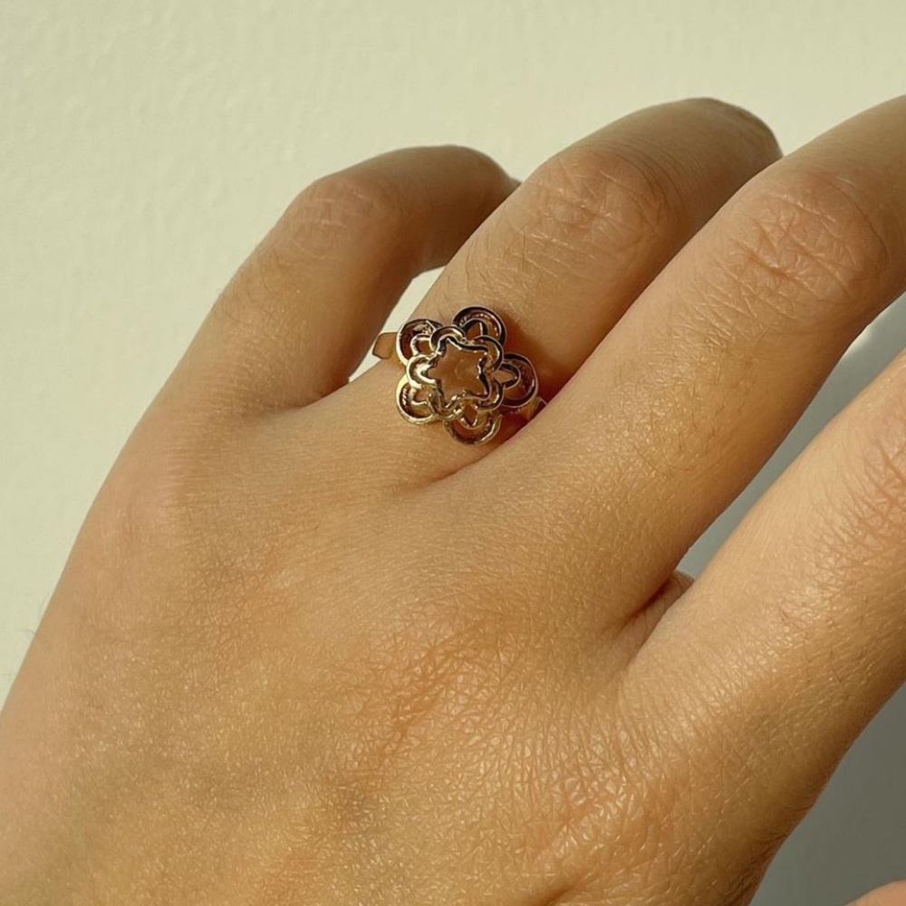 10k Gold Multidimensional Flower Ring